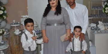 Batizado dos irmãos Emersson Jardiel e Enzo Gabriel: Um momento de fé e celebração.