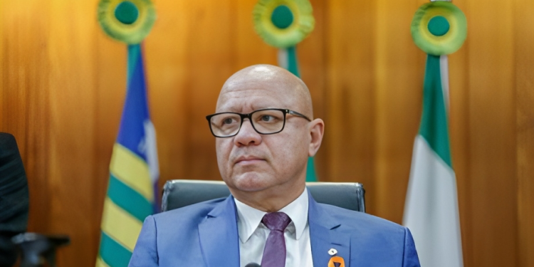 Governador do Piauí Sanciona Lei que Capacita Crianças e Adolescentes na Prevenção de Violência Intrafamiliar e Abuso Sexual