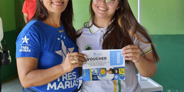 Faculdade Três Marias – EAD juntamente com o CETI Paulistana celebrou os talentos literários no VI Concurso de Redação