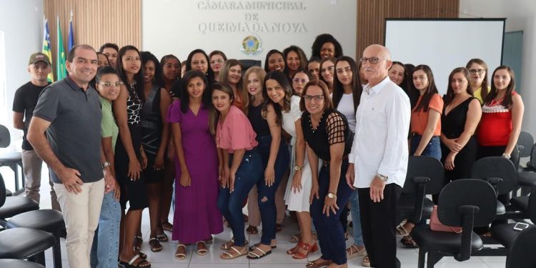 Prefeitura de Queimada Nova celebra êxito na capacitação: Entrega de Certificados destaca compromisso com o desenvolvimento econômico local