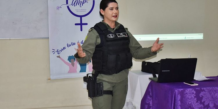 Palestra destaca a importância da Patrulha Maria da Penha no combate à violência doméstica