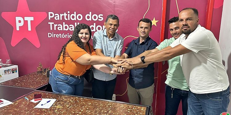 Pré-candidatos e lideranças políticas de Acauã fortalecem laços em visita a representantes estaduais do PT; Thiago Vieira, pré-candidato a vereador de Betânia, marca presença