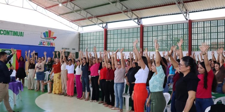 Jornada Pedagógica 2024 em Jacobina do Piauí: Palestras Motivadoras e Reflexões Marcam o Primeiro Dia do Evento
