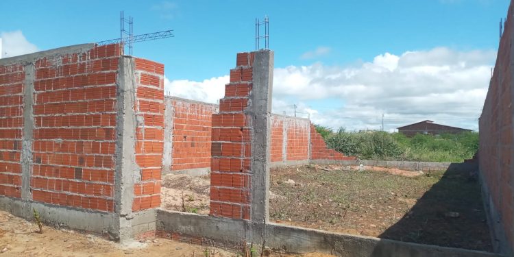 Vende-se Terreno em Paulistana, PI: Oportunidade para Construir sua Casa