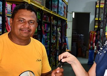Supermercado do Irmão em Paulistana Realiza Sorteio Mega Prêmios: Homem de Jacobina do Piauí Ganha Moto 0km