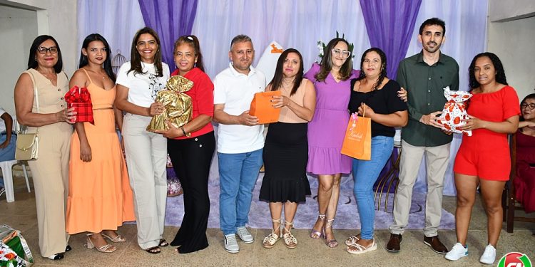 Escola Rosa Mística Celebra Dia das Mães com Festa Repleta de Animação e Felicidade