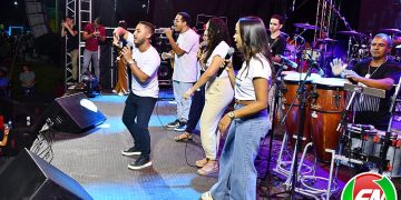 Show de Fé e Louvor Marca Noite de Alegria e Devoção