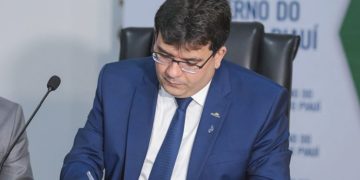 O Governador Rafael Fonteles anunciou, na manhã da terça-feira (15), através de suas redes sociais, a realização de um concurso público com 4.000 vagas para professores efetivos da rede estadual de ensino. O certame será realizado em 2025, com a previsão de convocar 2.000 profissionais de imediato.