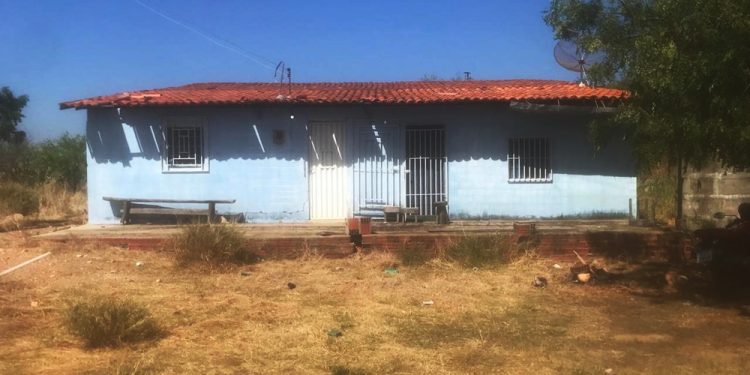 Propriedade de 10 Hectares com Infraestrutura Completa e Casa de 6 Cômodos é Oferecida para Venda Próxima à Cidade