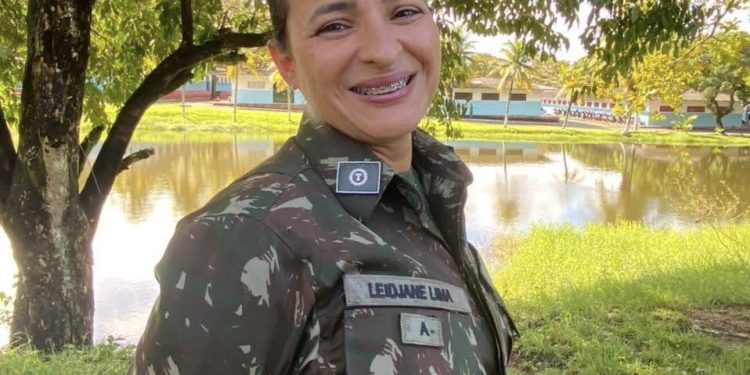 É com profunda tristeza que comunicamos o falecimento de Leidjane de Melo Lima, ocorrido em 28 de outubro de 2024. Irmã de Lilia Leal, diretora da Creche Mãe Cândida, Leidjane era conhecida pelo seu carisma e dedicação, sendo uma presença querida que sempre espalhou alegria e afeto por onde passava.