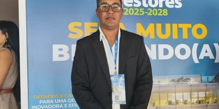 Prefeito eleito de Jacobina do Piauí, Vanderlei Carvalho, participa de seminário da CNM e busca recursos para o município