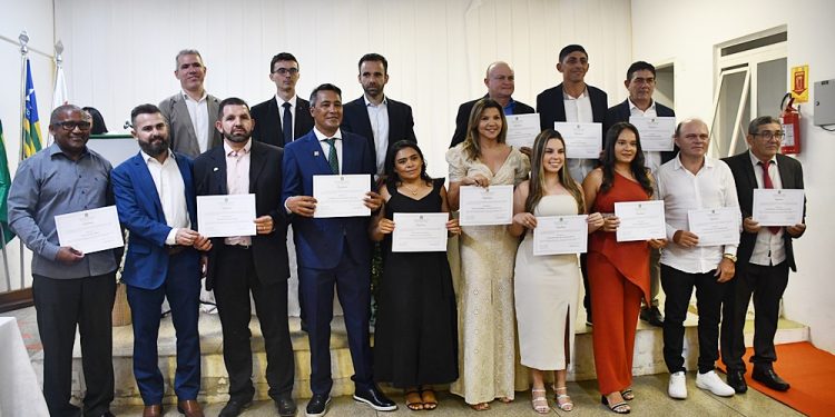 Prefeito, Vice e Vereadores Eleitos em Jacobina do Piauí São Diplomados pela Justiça Eleitoral