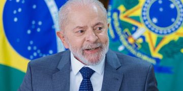 Presidente Lula passa por cirurgia de emergência para drenagem de hematoma