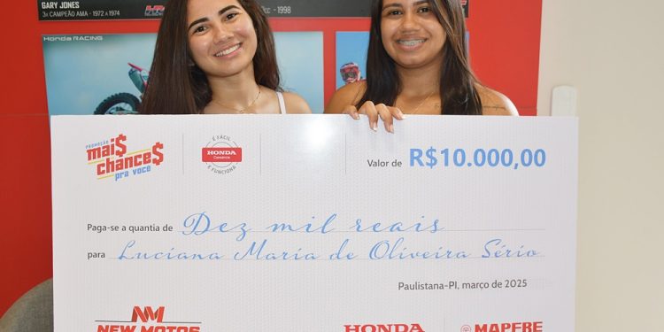 New Motos Honda entrega prêmio de R$ 10 mil para ganhadora da campanha “Mais Chance Pra Você”