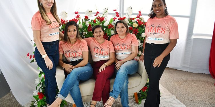 Uma Noite de Emoção e Alegria: Show das Mães em Acauã Encanta a Comunidade