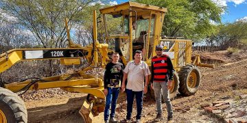 Prefeitura de Acauã inicia recuperação de estradas rurais com foco nas rotas do transporte escolar