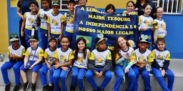 🌟 Caminhada Cívica do Colégio Mérito marca celebração ao 7 de Setembro