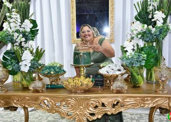 Noite de Celebração: Formatura de Geane Carvalho em Serviço Social Reúne Familiares e Amigos