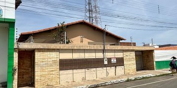 Imóvel dos Sonhos à Venda no Centro de Paulistana! Localização Privilegiada e Espaço Perfeito para Morar ou Empreender