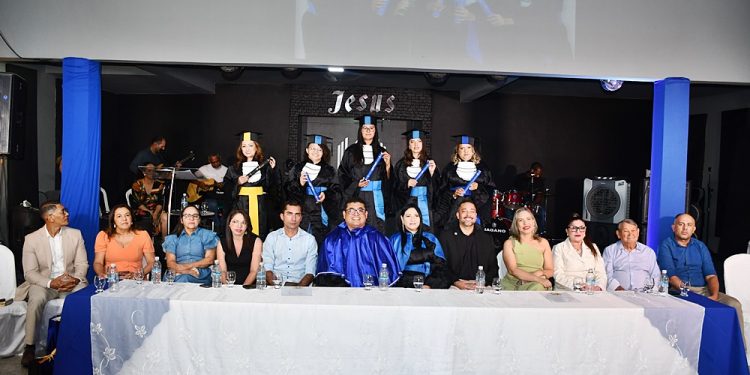 Noite de Conquistas: Polo Cruzeiro do Sul Virtual realiza colação de grau em Paulistana