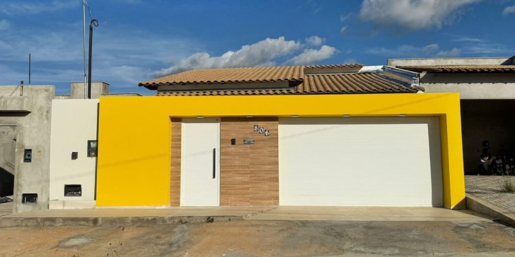 Linda casa à venda no bairro Lagoa, em Paulistana (PI)