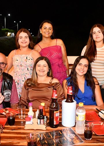 Foi inaugurada na última sexta-feira 8 de maio, em Acauã, a mais nova açaíteria e petiscaria da cidade: a Gelo e Brasa! 🔥🍢🍧