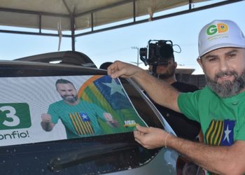 GD Oliveira realiza adesivaço nesta sexta-feira em Paulistana