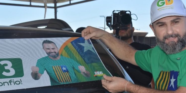 GD Oliveira realiza adesivaço nesta sexta-feira em Paulistana